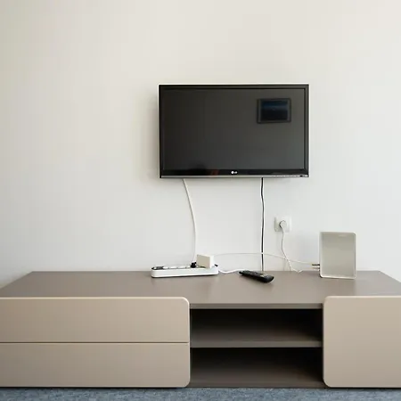 Rondo Onz View By Bookinghost * Varsovia