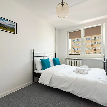 Rondo Onz View By Bookinghost